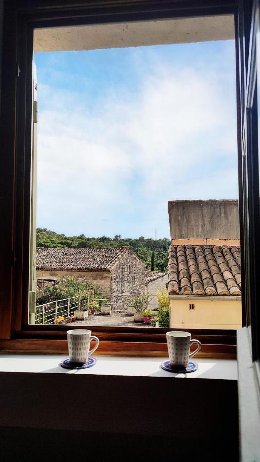 Proche Uzes Le Cocon Du Peintre Anglais Sagriès Esterno foto